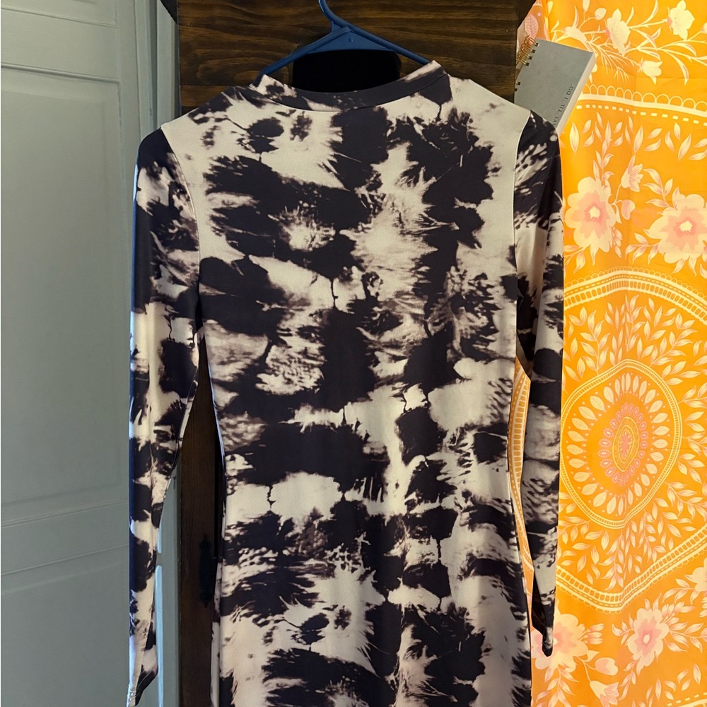 Elegant Black and Cream Tie-Dye Dress